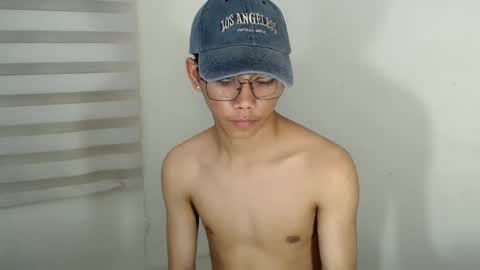 Snapshot of ynotyu chatting on 10-31-25, 06:03 ynotyu online show from 10-31-25, 06:03