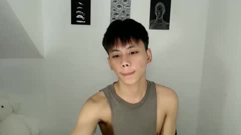 Snapshot of ynotyu chatting on 05-21-26, 12:23 ynotyu online show from 05-21-26, 12:23