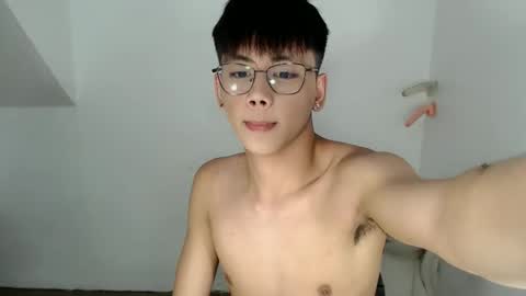 Snapshot of ynotyu chatting on 06-11-26, 01:53 ynotyu online show from 06-11-26, 01:53