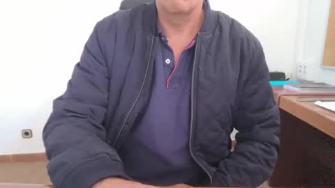 Snapshot of yo47 chatting on 10-24-25, 11:39 Yo47 online show from 10-24-25, 11:39