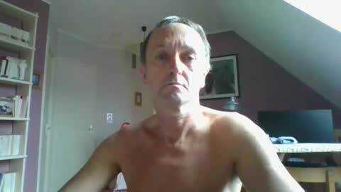 Snapshot of yoannsexmalo chatting on 09-26-25, 09:24 Yoann online show from 09-26-25, 09:24