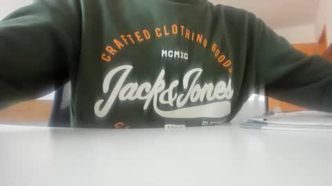 Snapshot of yoda130305 chatting on 09-18-25, 03:47 yoda130305 online show from 09-18-25, 03:47