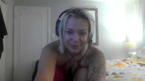 Yogiblondebangme online show from 09-27-25, 10:04