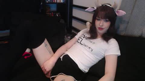 Yokai Girl online show from 11-20-25, 08:52