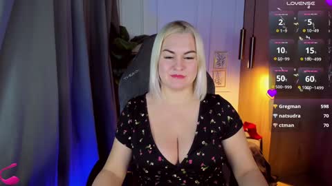 Snapshot of yolanda_kiss chatting on 02-03-25, 02:14 Yolanda online show from 02-03-25, 02:14