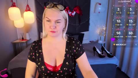 Snapshot of yolanda_kiss chatting on 02-17-25, 02:31 Yolanda online show from 02-17-25, 02:31