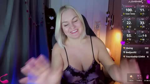 Snapshot of yolanda_kiss chatting on 02-19-25, 07:17 Yolanda online show from 02-19-25, 07:17