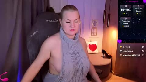 Snapshot of yolanda_kiss chatting on 02-27-25, 11:15 Yolanda online show from 02-27-25, 11:15