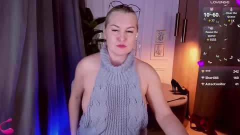 Snapshot of yolanda_kiss chatting on 03-12-25, 03:57 Yolanda online show from 03-12-25, 03:57