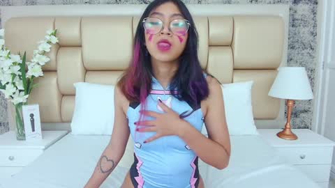 Snapshot of yommi_winx chatting on 12-23-24, 08:03 Yommi Winx online show from 12-23-24, 08:03