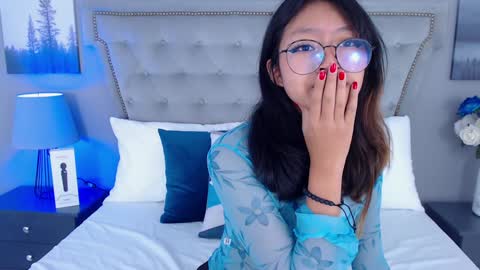 Snapshot of yommi_winx chatting on 01-31-25, 10:10 Yommi Winx online show from 01-31-25, 10:10