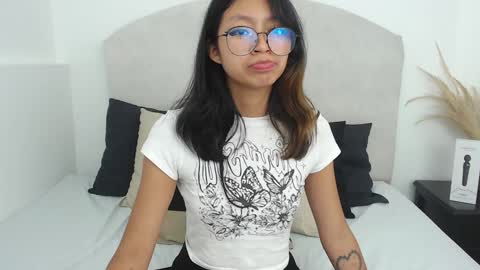 Snapshot of yommi_winx chatting on 02-08-25, 04:36 Yommi Winx online show from 02-08-25, 04:36