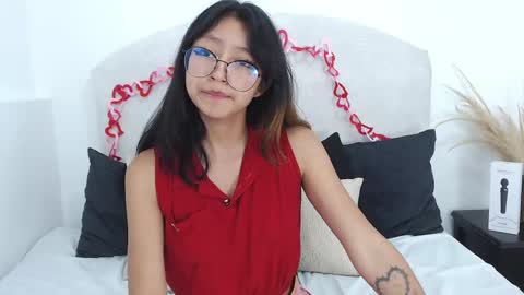 Snapshot of yommi_winx chatting on 02-14-25, 01:34 Yommi Winx online show from 02-14-25, 01:34