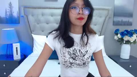 Snapshot of yommi_winx chatting on 03-10-25, 10:55 Yommi Winx online show from 03-10-25, 10:55