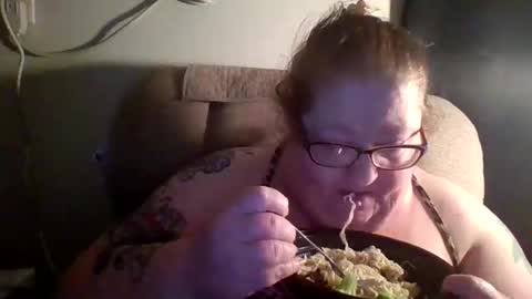 Snapshot of yomoopy chatting on 04-01-26, 12:55 yomoopy online show from 04-01-26, 12:55