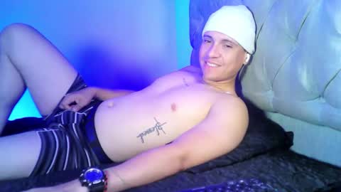 Yonat online show from 04-26-26, 01:25