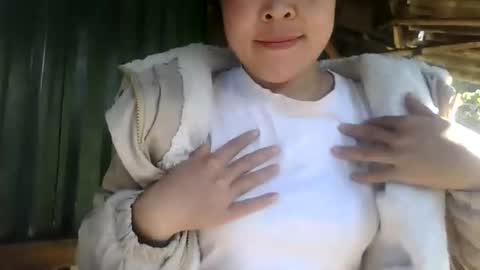 Snapshot of yongmi_ chatting on 11-23-25, 02:00 yongmi_ online show from 11-23-25, 02:00