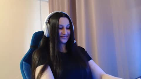 Sophie online show from 03-19-26, 03:16