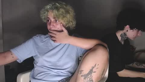 Little Mike Independent model online show from 10-31-25, 12:22