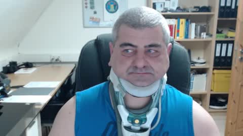 yoschi1976 online show from 02-09-25, 05:01