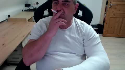 yoschi1976 online show from 11-29-25, 10:24