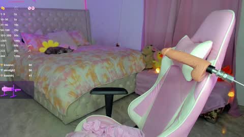 Snapshot of you_angel__ chatting on 12-10-24, 11:22 Ana online show from 12-10-24, 11:22