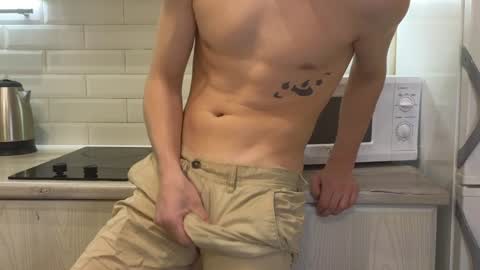 Snapshot of you_dream_ chatting on 12-22-24, 09:53 you_dream_ online show from 12-22-24, 09:53