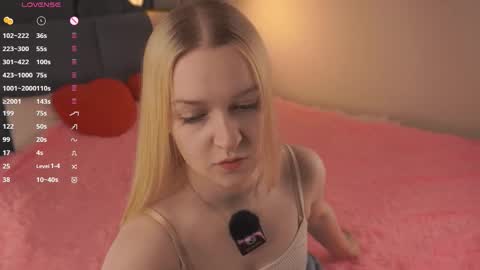 Elizabeth brunette -- Darline blonde  online show from 10-26-25, 07:31