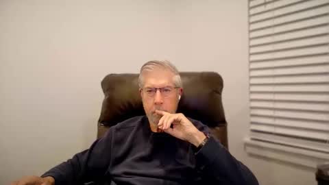 Colorado Guy Straight online show from 11-05-25, 08:36