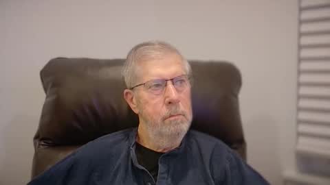 Snapshot of yougogirl_3 chatting on 11-28-25, 01:03 Colorado Guy Straight online show from 11-28-25, 01:03