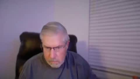 Snapshot of yougogirl_3 chatting on 12-19-25, 12:12 Colorado Guy Straight online show from 12-19-25, 12:12