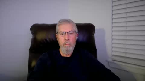 Snapshot of yougogirl_3 chatting on 12-22-25, 01:08 Colorado Guy Straight online show from 12-22-25, 01:08