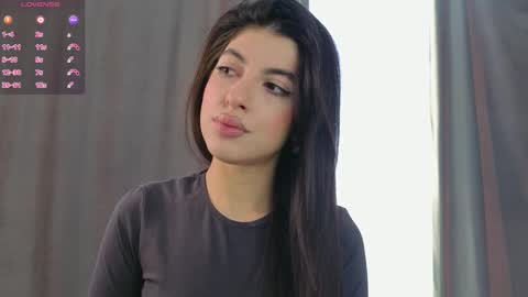 Snapshot of younotwrongdude chatting on 02-05-26, 09:25 Viola online show from 02-05-26, 09:25