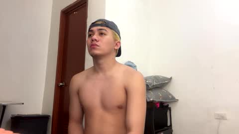 Cyrus online show from 04-24-26, 08:00