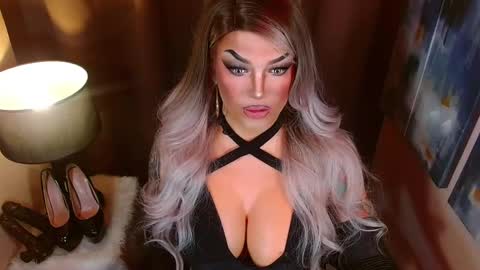 QUEEN MADISON  online show from 03-01-26, 07:05