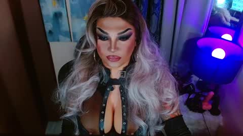 QUEEN MADISON  online show from 04-28-26, 08:47