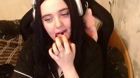 your_8a8y online show from 09-18-25, 04:31