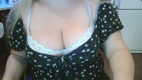 Snapshot of your__maria chatting on 12-17-25, 08:20 Maria Love online show from 12-17-25, 08:20