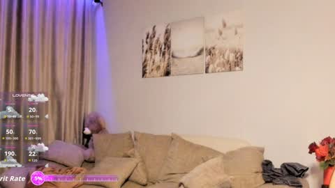 Camilla online show from 11-28-25, 08:22