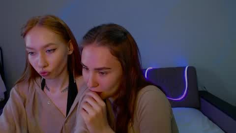 Amelia online show from 04-19-26, 02:27