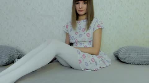 Snapshot of your_caramelka chatting on 12-04-24, 05:27 Lily online show from 12-04-24, 05:27