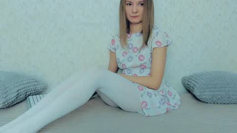 Snapshot of your_caramelka chatting on 01-19-25, 11:23 Lily online show from 01-19-25, 11:23