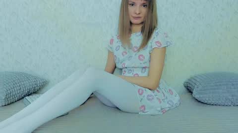 Snapshot of your_caramelka chatting on 01-26-25, 05:23 Lily online show from 01-26-25, 05:23