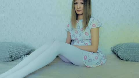 Snapshot of your_caramelka chatting on 02-04-25, 11:27 Lily online show from 02-04-25, 11:27