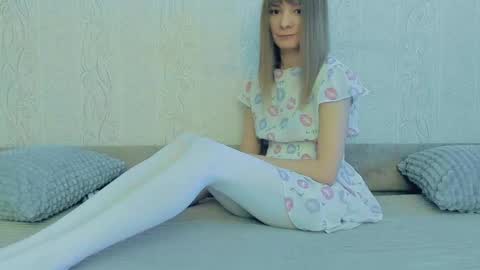 Snapshot of your_caramelka chatting on 03-08-25, 10:00 Lily online show from 03-08-25, 10:00