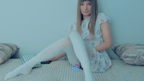 Snapshot of your_caramelka chatting on 09-12-25, 09:42 Lily online show from 09-12-25, 09:42