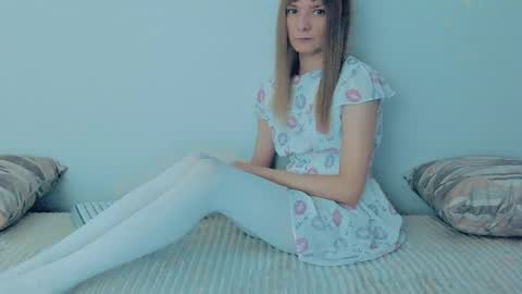 Snapshot of your_caramelka chatting on 09-14-25, 08:46 Lily online show from 09-14-25, 08:46