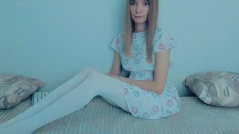 Snapshot of your_caramelka chatting on 11-03-25, 03:41 Lily online show from 11-03-25, 03:41
