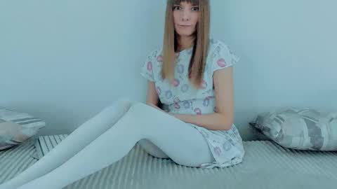 Snapshot of your_caramelka chatting on 12-01-25, 03:22 Lily online show from 12-01-25, 03:22