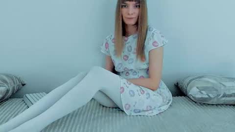 Snapshot of your_caramelka chatting on 12-14-25, 03:34 Lily online show from 12-14-25, 03:34